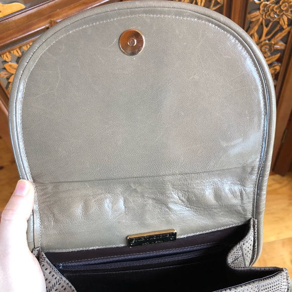 Stuart Weiztman Textured Crossbody Bag - Picture 3 of 7